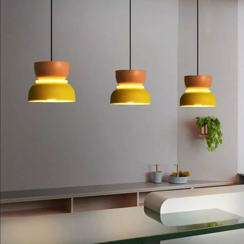 Suspension macaron au design coloré