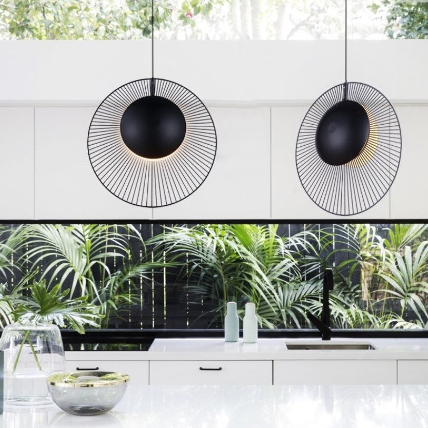 Suspension aérienne, noir métallique