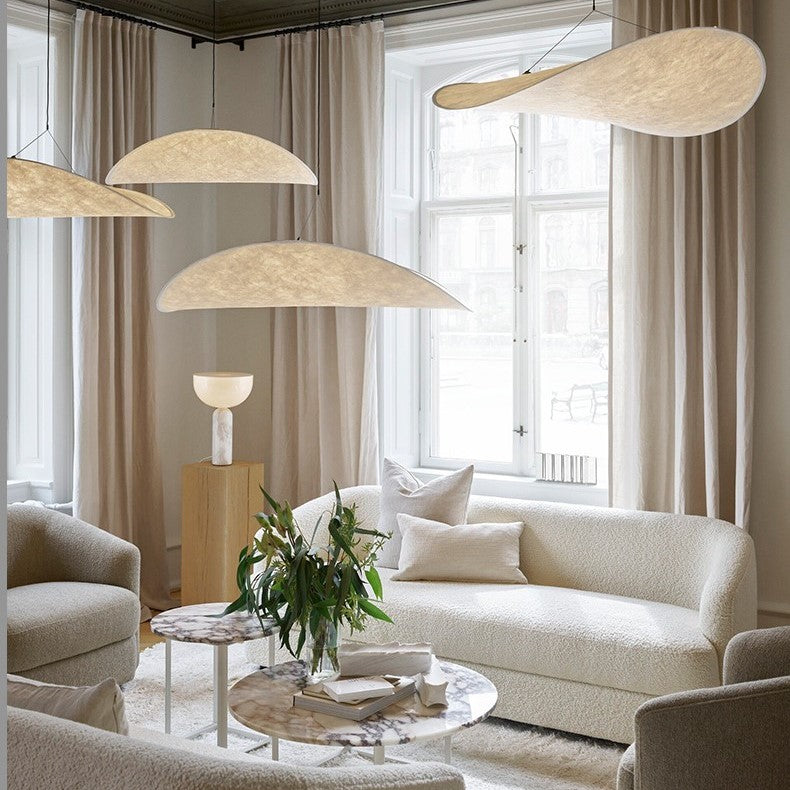 Suspension design et aérienne au style Wabi-Sabi