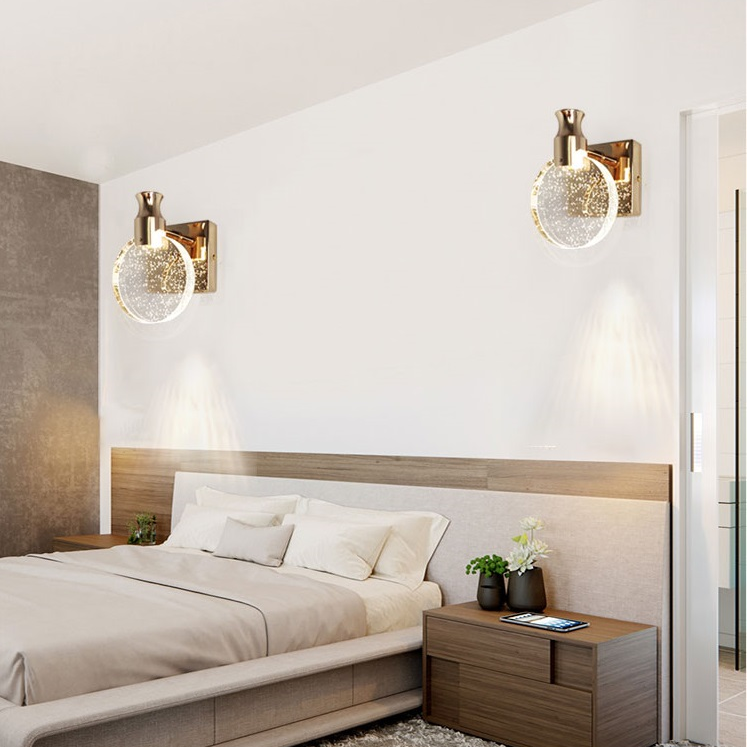 Applique murale ronde en métal et anneau de verre