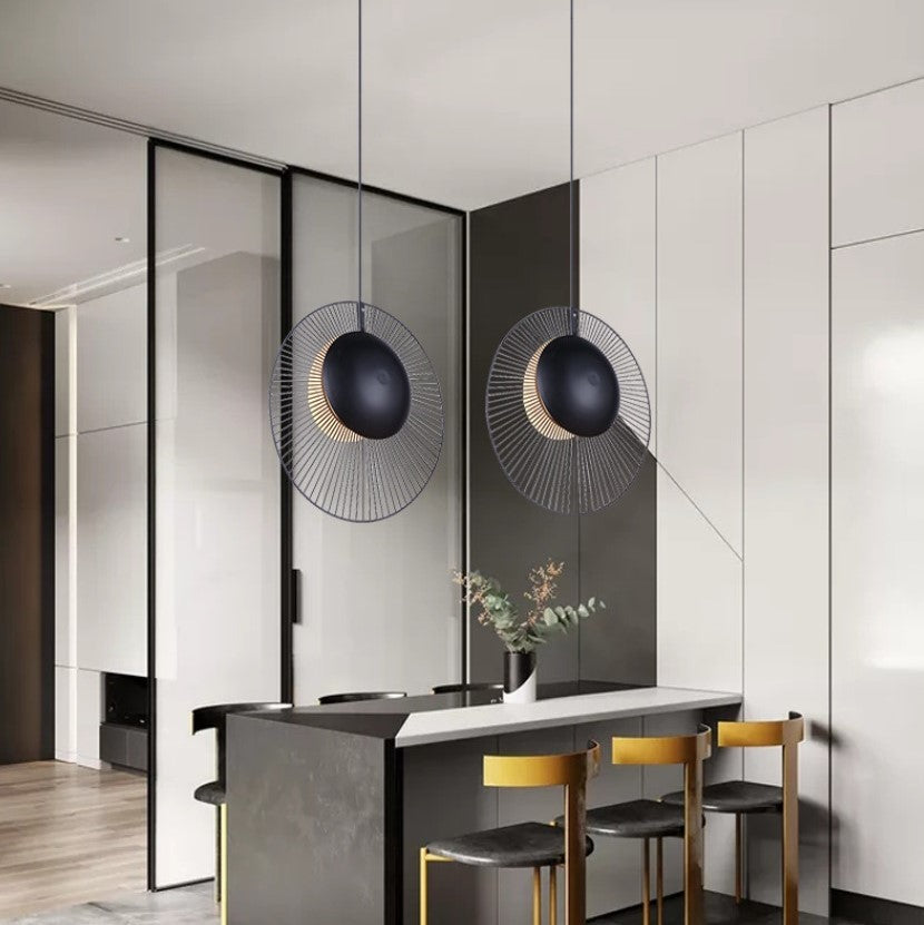 Suspension aérienne, noir métallique