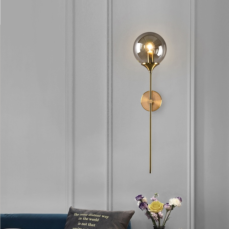 Applique murale métallique dorée avec boule en verre, gris fumé ou transparent