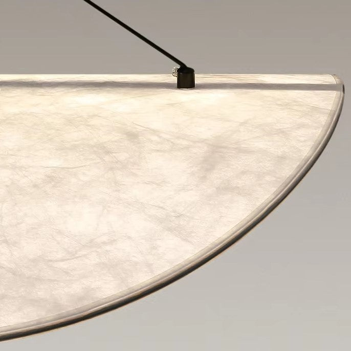 Suspension design et aérienne au style Wabi-Sabi