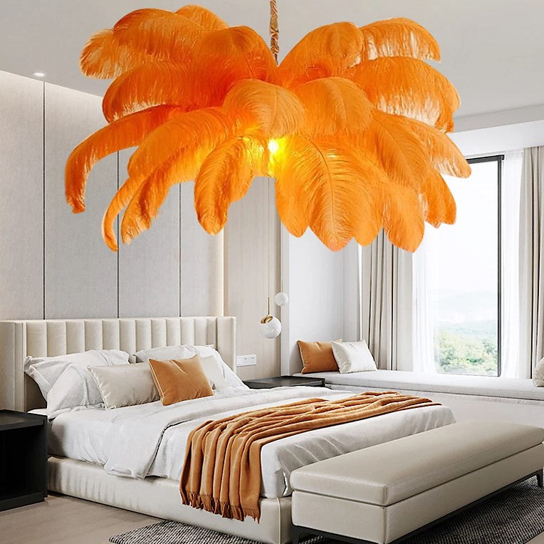 Lustre doré en plumes blanches en forme de palmier