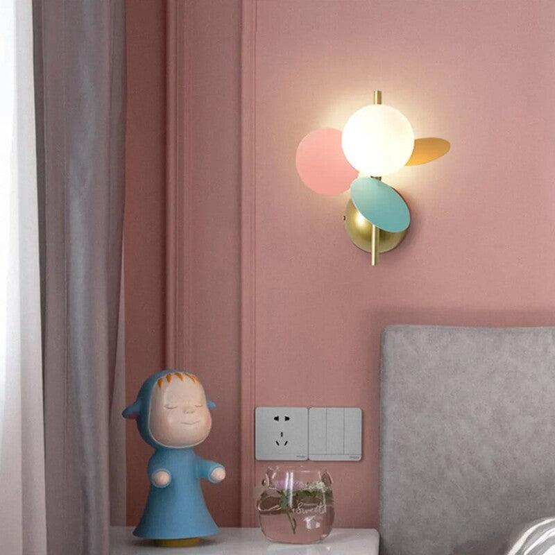 Applique murale fleurie en acier brossé