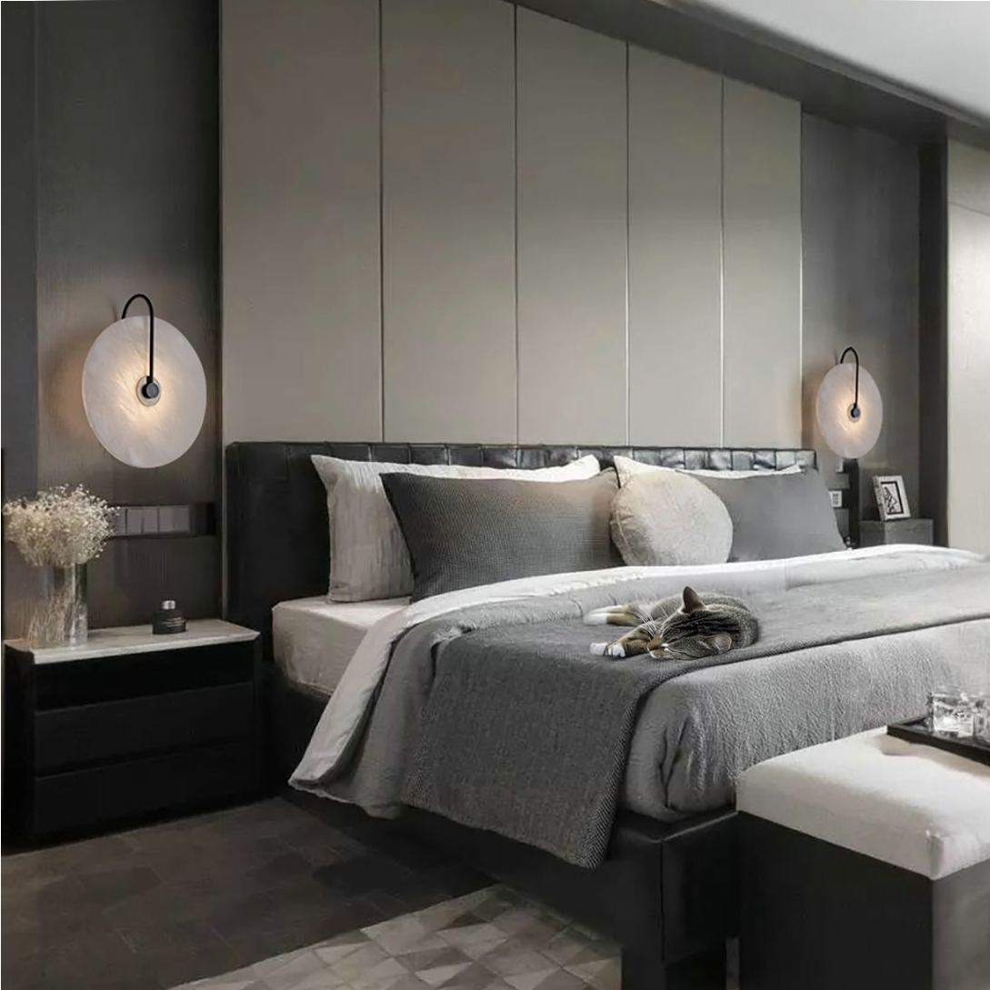 Applique murale en marbre blanc naturel et métal noir ou doré