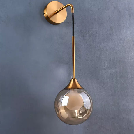 Applique murale pendante dorée avec boule de verre ambre ou gris fumé