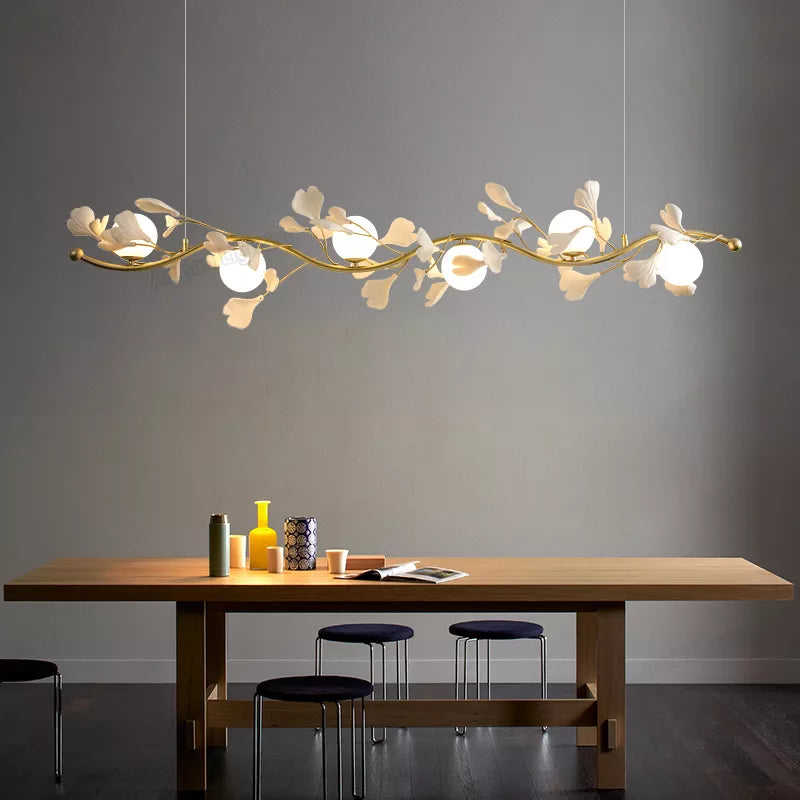 Suspension élégante en forme de pétale de feuille blanche et métal doré
