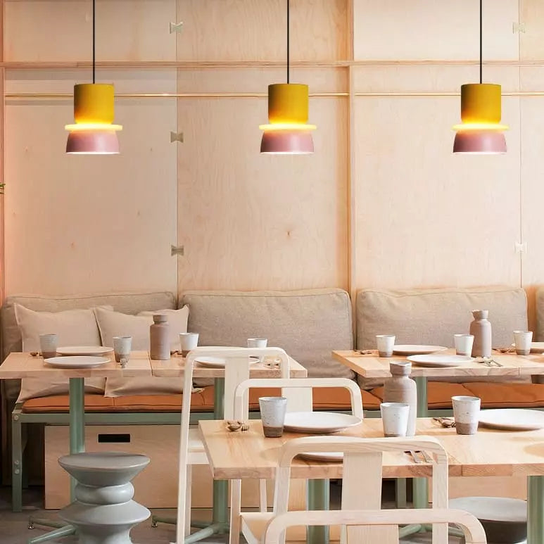 Suspension macaron au design coloré