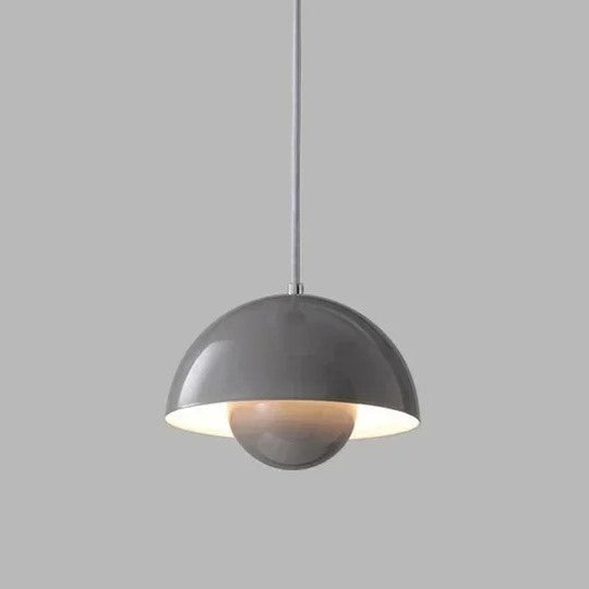 Suspension artistique au design coloré