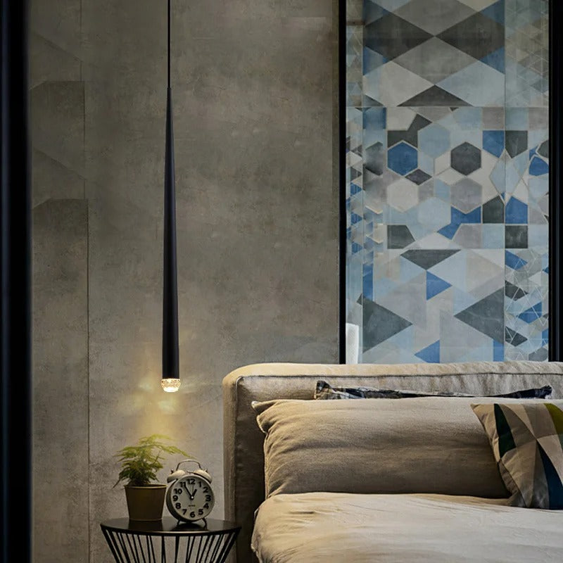 Suspension / Lustre pendant de chevet en aluminium noir et or au design minimaliste et moderne en forme de tube métal