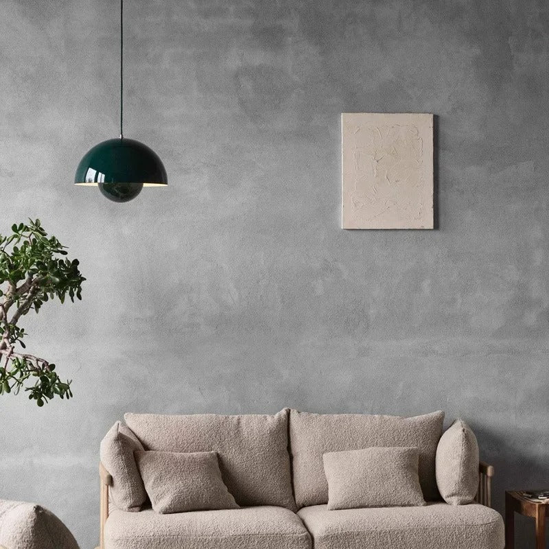 Suspension artistique au design coloré