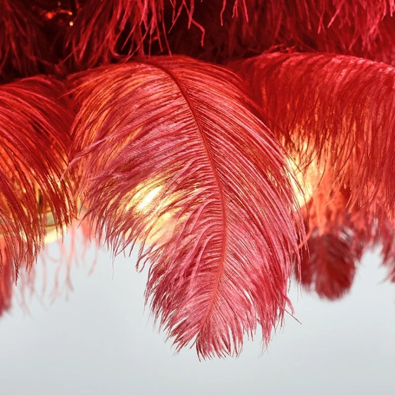 Lustre doré en plumes blanches en forme de palmier