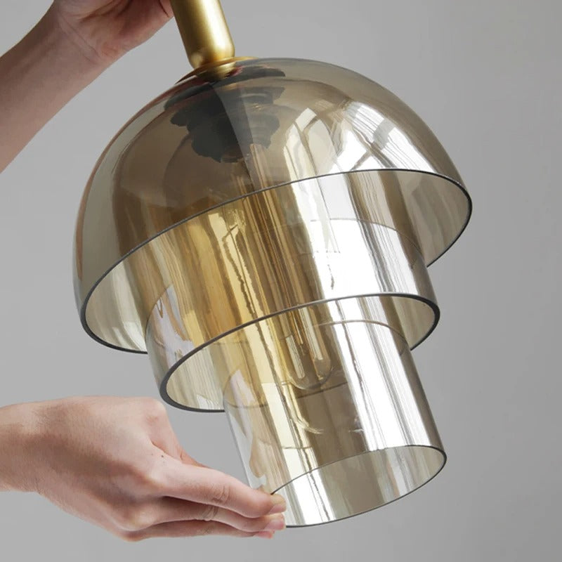 Suspension dorée en verre fumé transparent au style industriel et vintage