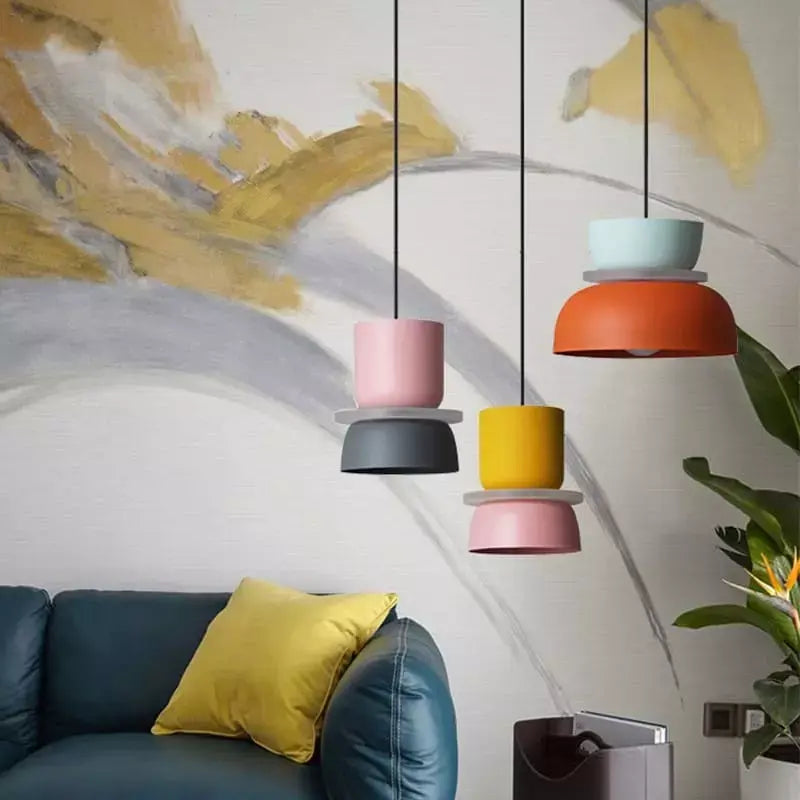 Suspension macaron au design coloré – Luminaire signature
