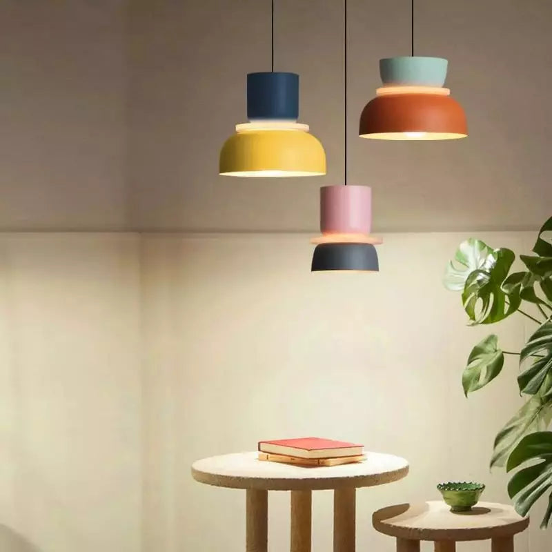 Suspension macaron au design coloré