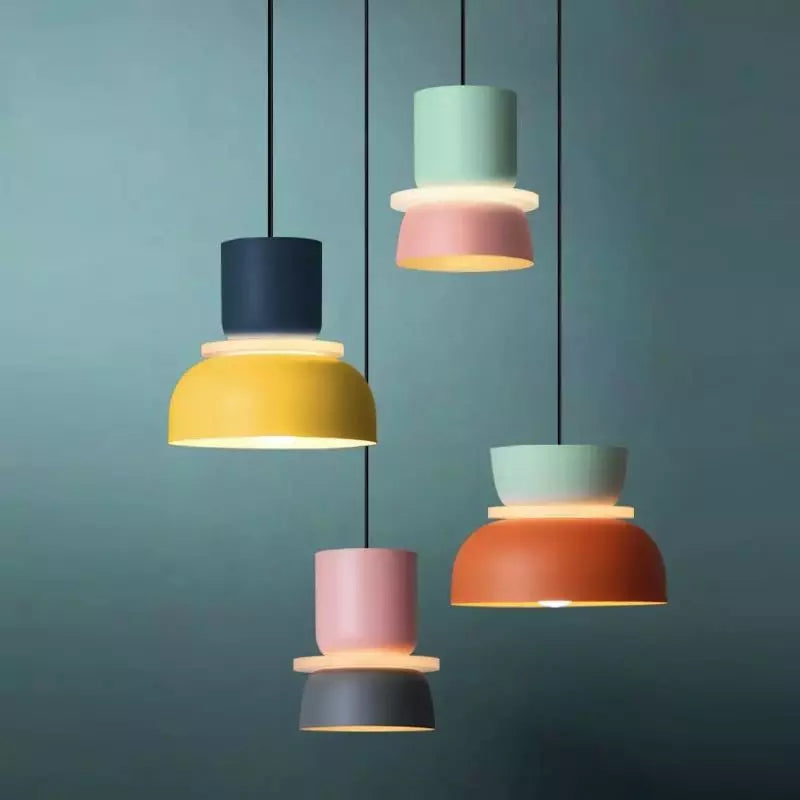 Suspension macaron au design coloré