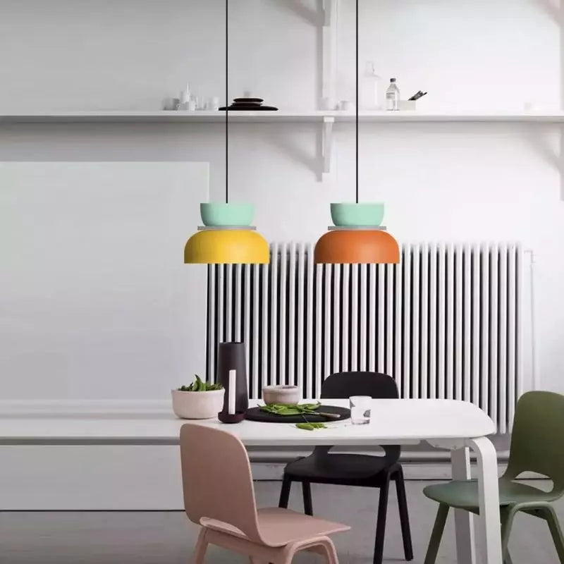 Suspension macaron au design coloré