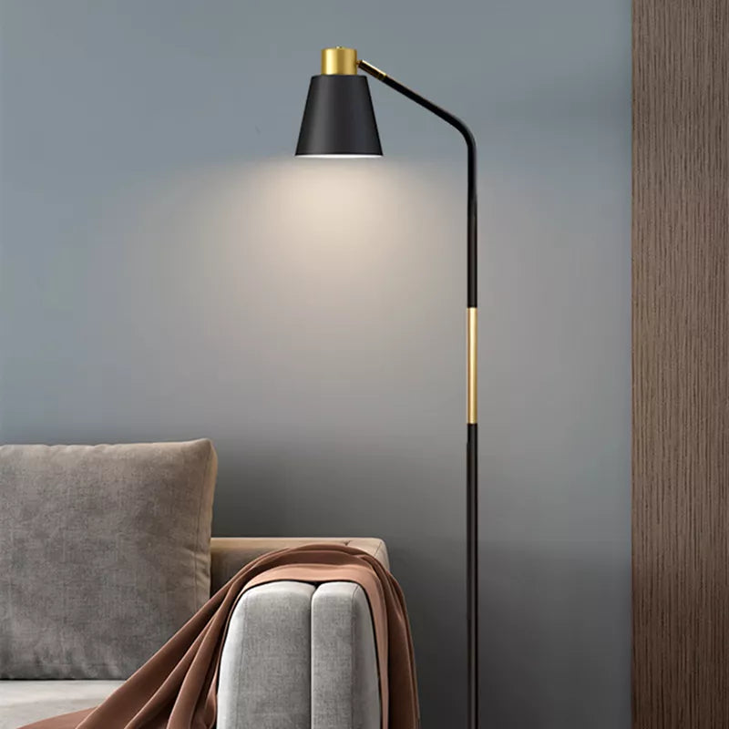 Lampadaire sur pied à tête rotative, design moderne
