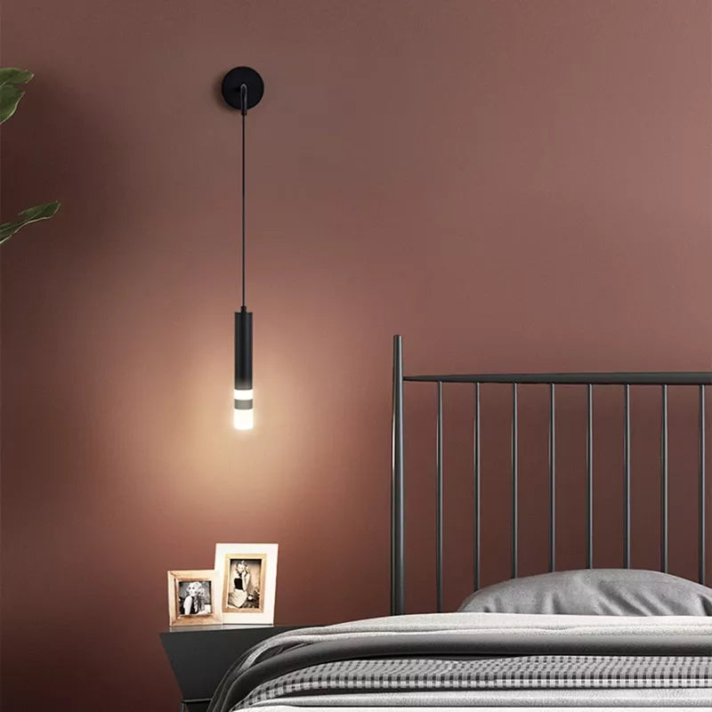 Applique murale pendante en aluminium noir et or au design moderne et minimaliste