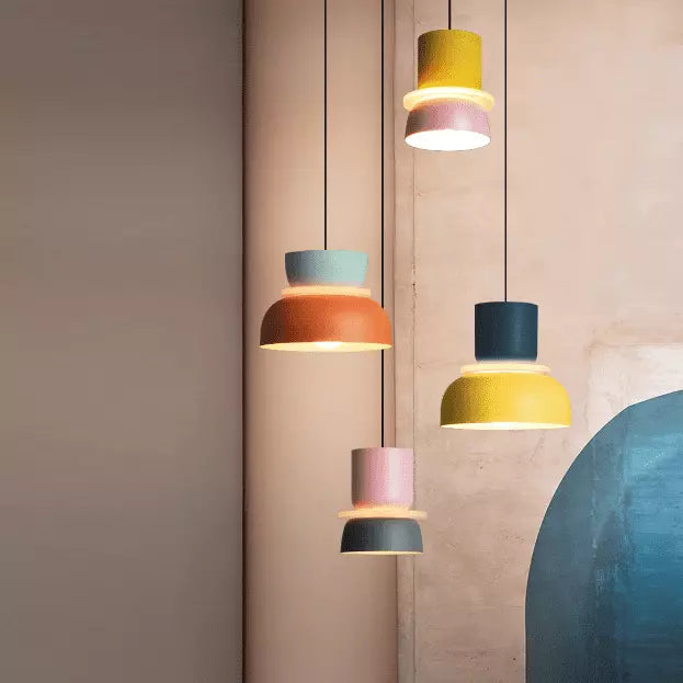 Suspension macaron au design coloré