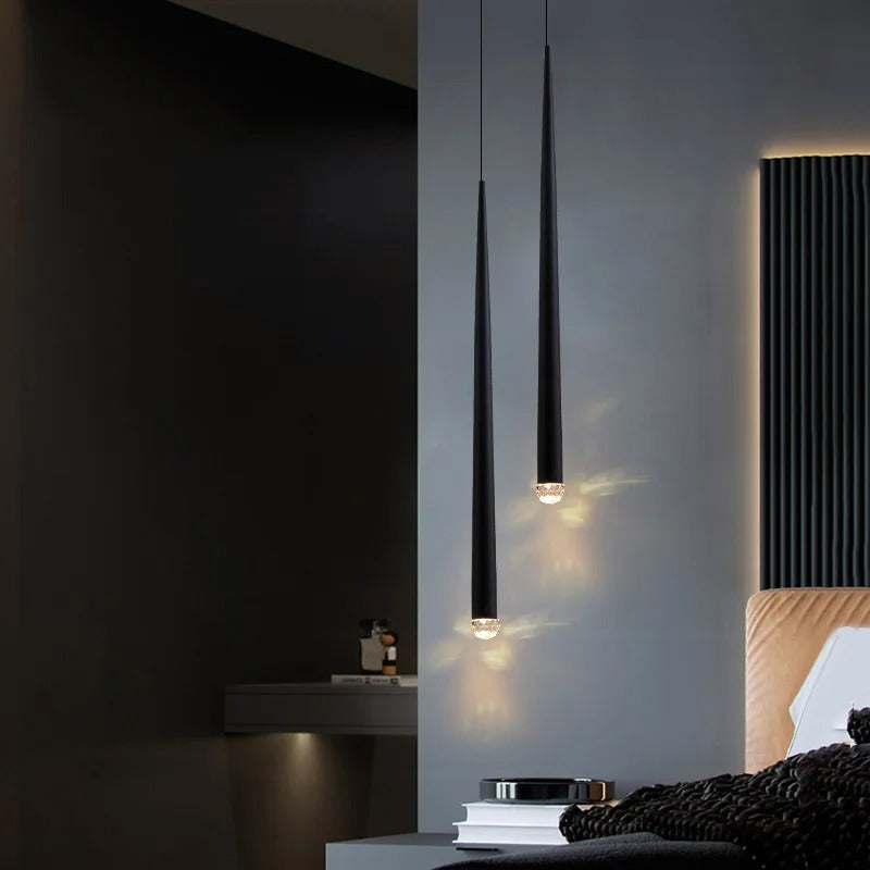 Suspension / Lustre pendant de chevet en aluminium noir et or au design minimaliste et moderne en forme de tube métal