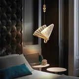 Suspension forme de papillon or et verre